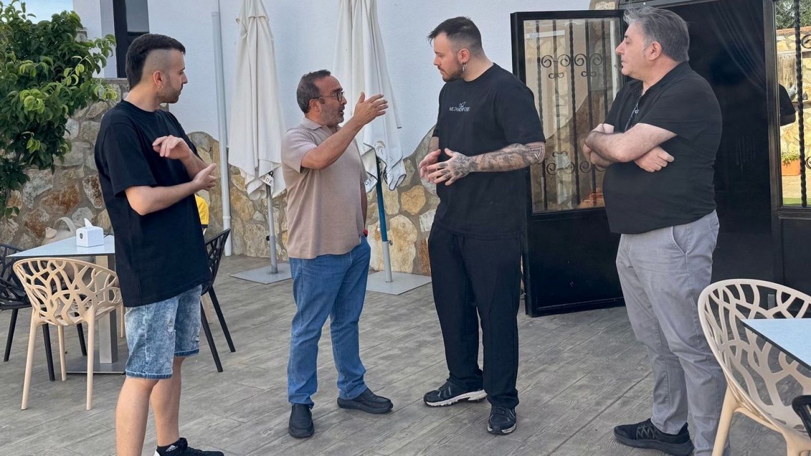 En Cáceres un bar ha sido transformado en restaurante de autor - Telediario 1 | Ver