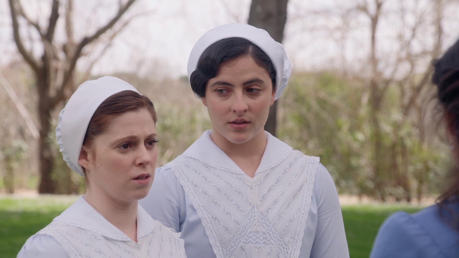 La Promesa - El servicio ayuda a Ángela - La promesa | Ver