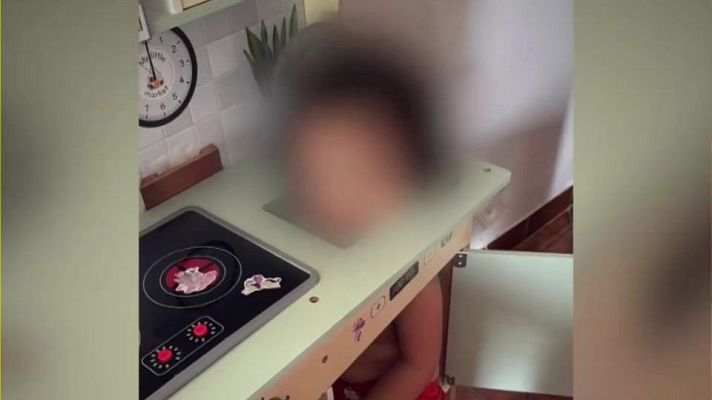 Mañaneros 360 - Liberan en Jaén a una niña de dos años tras meter la cabeza en un fregadero de una cocina de juguete