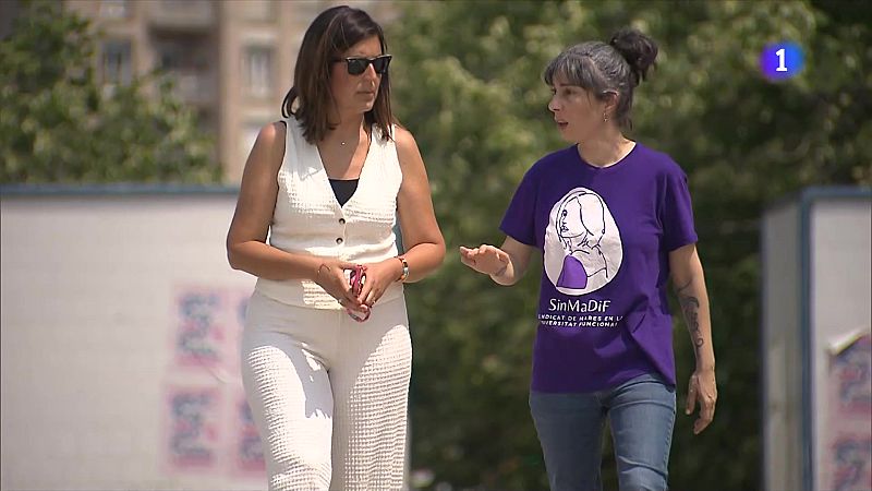 Famílies amb fills amb diversitat denuncien els sobrecostos d'estiu - L'Informatiu | Veure