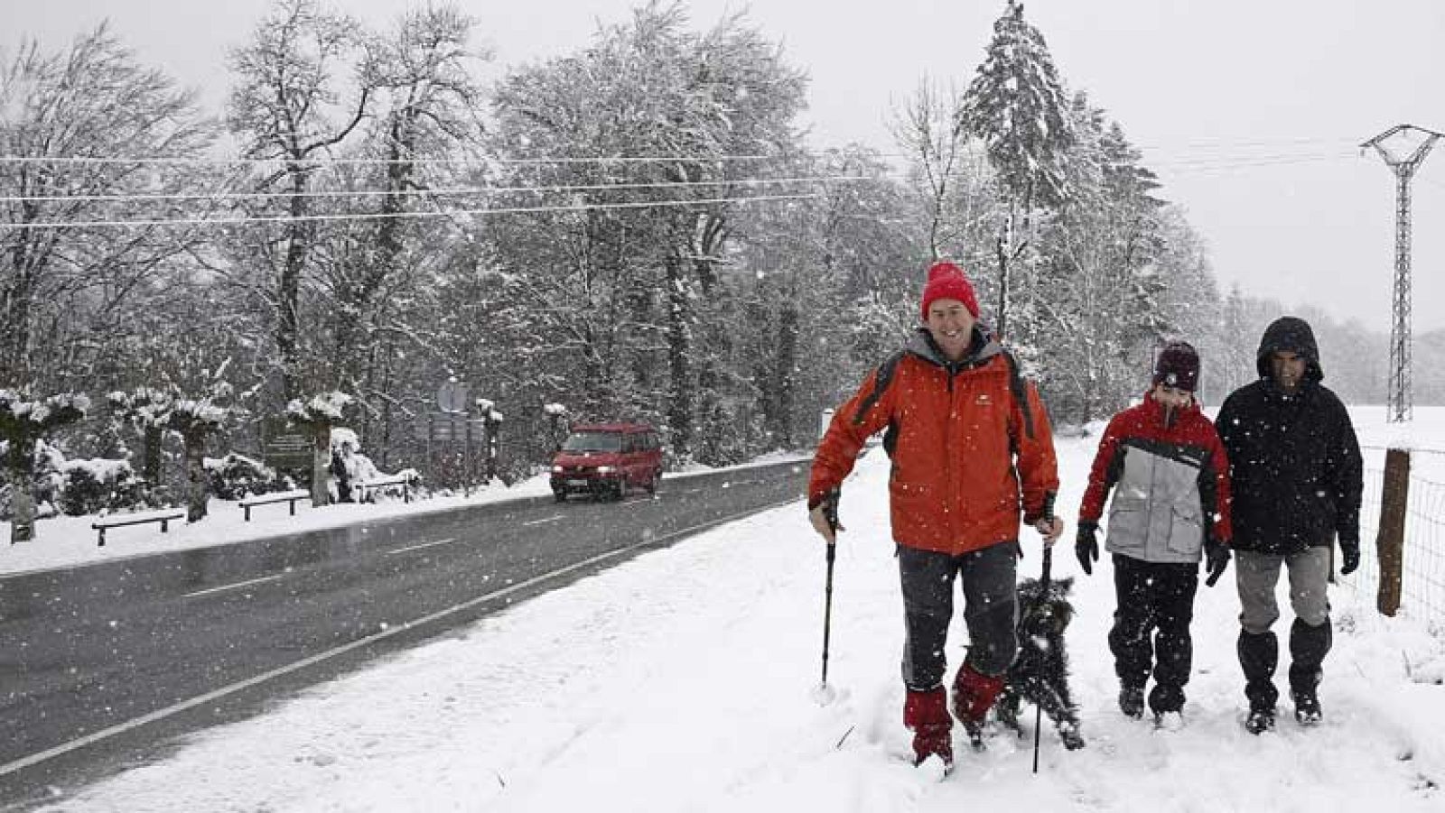 El frío, la nieve y el viento no dan tregua al norte de la península