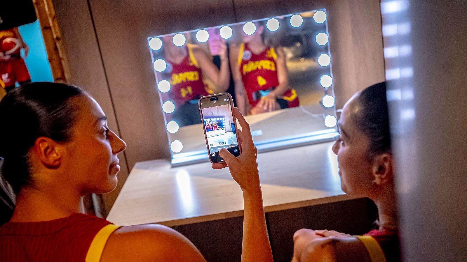 Raquel Carrera: "Estamos las que estamos y vamos a por todas" - Baloncesto en RTVE | Ver