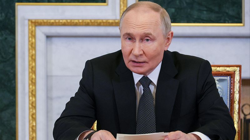 Putin tacha de "tontería" que planee atacar a un país de la OTAN | Ver