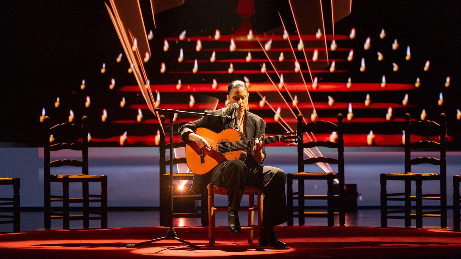 María Peláe versiona “Yo vengo a ofrecer mi corazón” - Futuro imperfecto | Ver