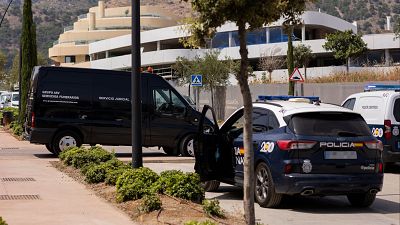 Muere una mujer asesinada a manos de su pareja en Fuengirola, M�laga - La tarde en 24h | Ver