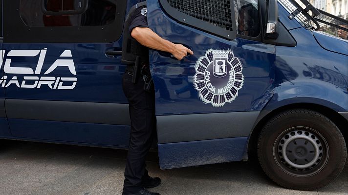 Telediario 1 - Queda en libertad provisional el policía detenido por asfixiar a un hombre en Torrejón de Ardoz