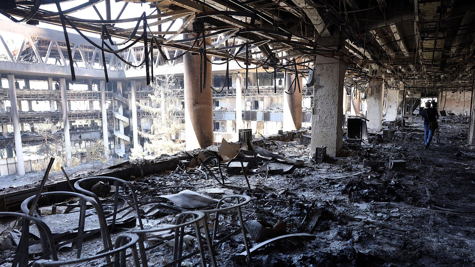 A siete días de la escalada militar entre Israel e Irán la escasez y las detenciones aumentan - La tarde en 24h | Ver