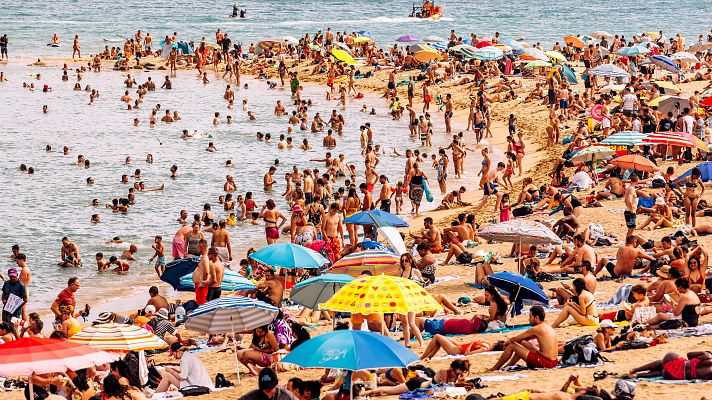 Telediario 1 - Los españoles se gastarán de media 740 euros este verano