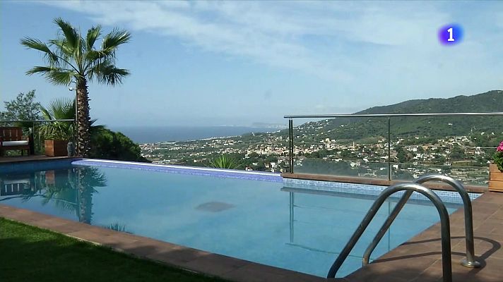 L'Informatiu - La fi de les restriccions impulsa el sector de les piscines