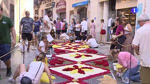 Sitges llueix catifes de flors