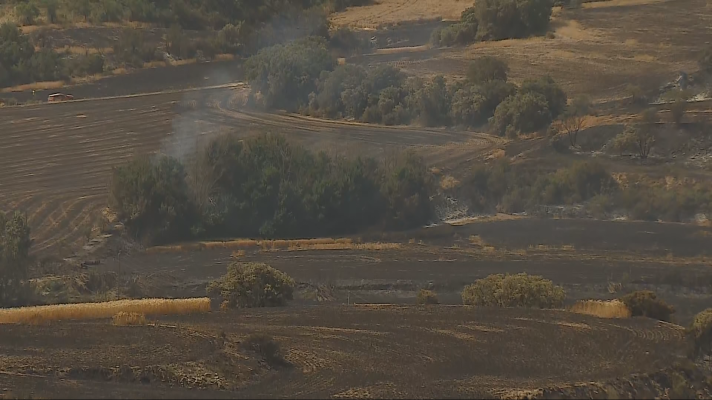 L'Informatiu - Progressen les tasques d'extinció de l'incendi de la Segarra