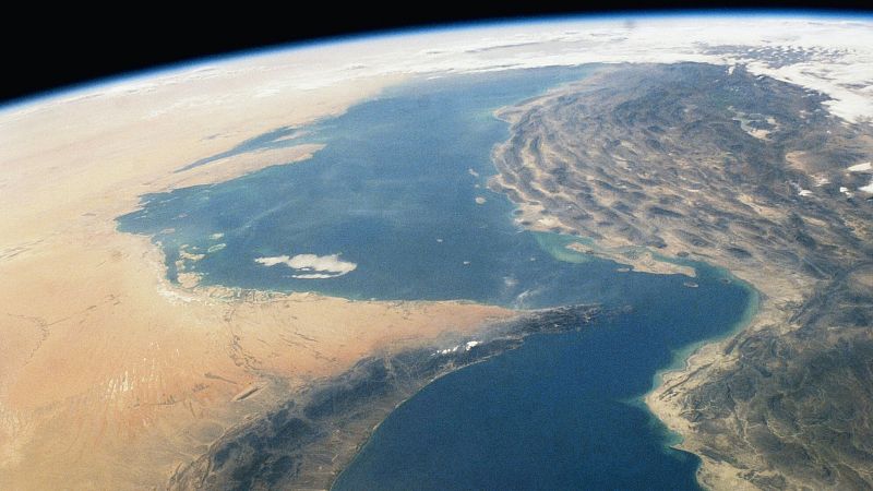 El cierre del estrecho de Ormuz dispararía el coste del petróleo - Economía en 24 horas | Ver