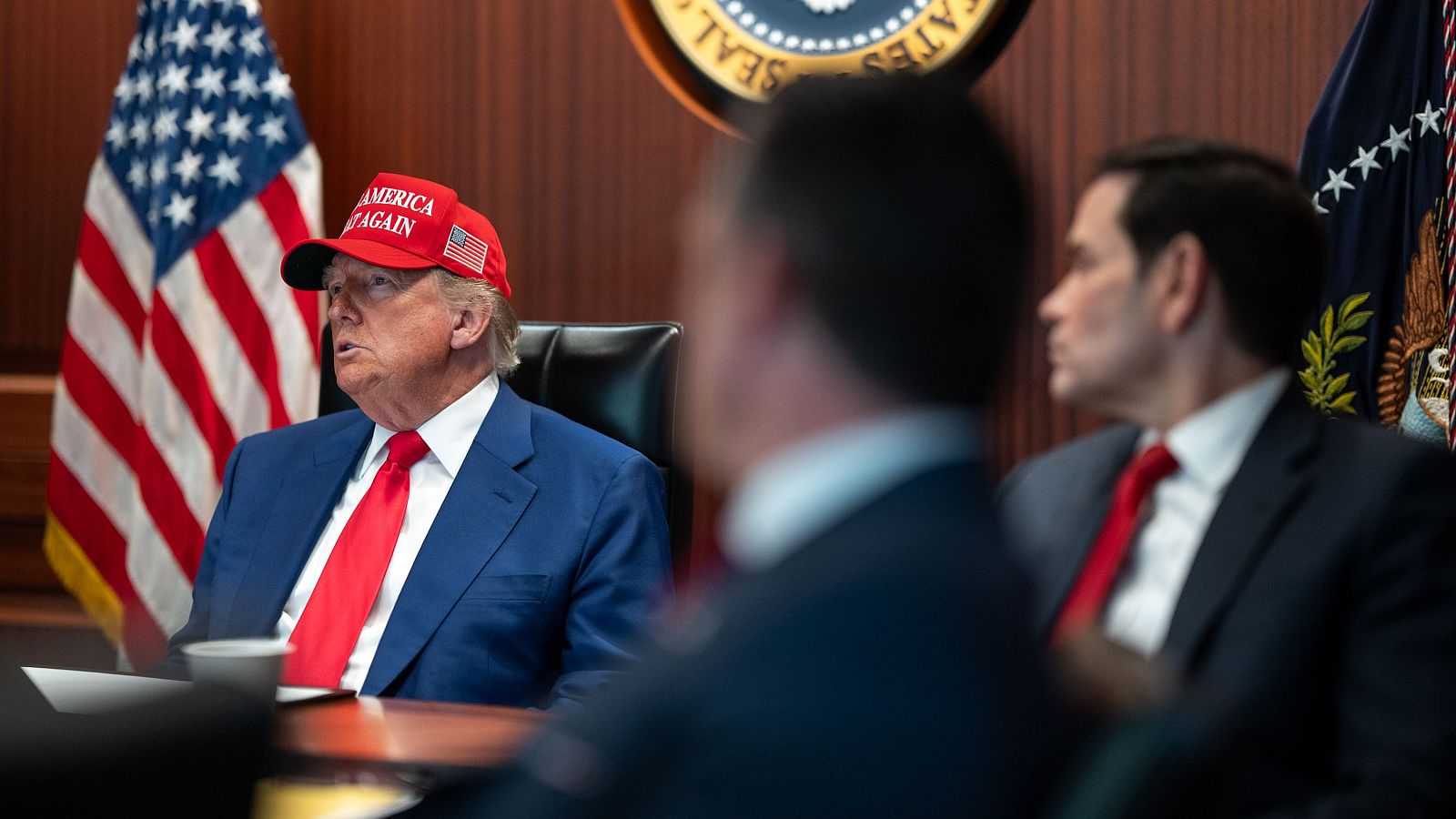 La Casa Blanca monitorea los ataques iraníes sobre la base estadounidense en Catar - Informativo 24h | Ver