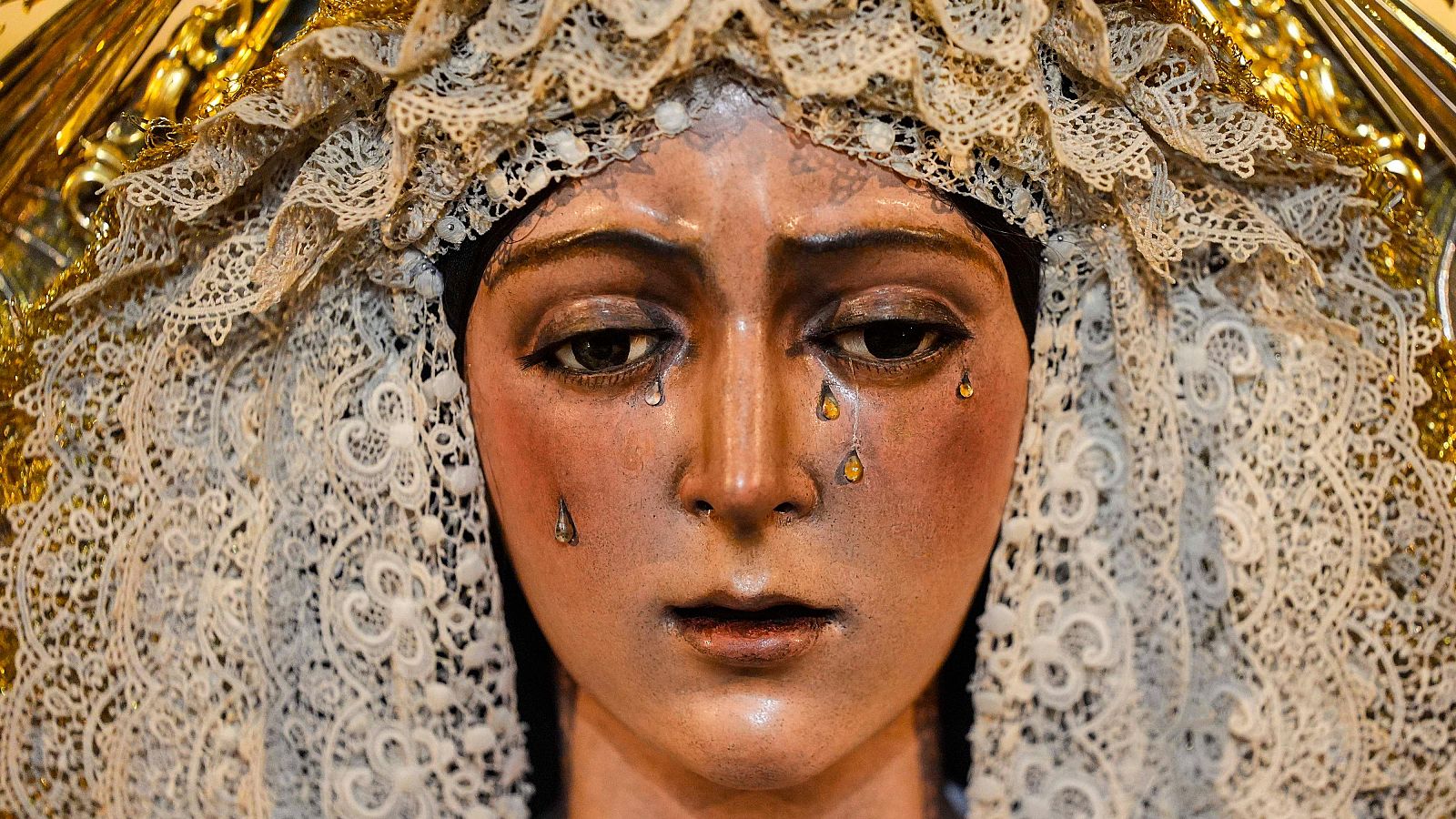 Rafael Martín, escultor, analiza los cambios aplicados a la Macarena - La tarde en 24h | Ver