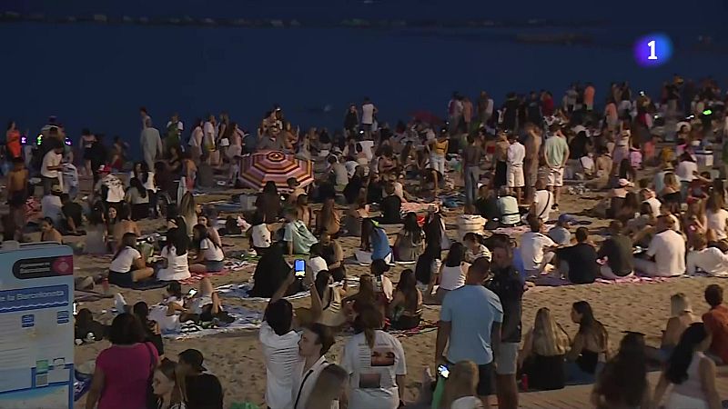 Sopars populars a la fresca, fogueres i petards, els protagonistes de la revetlla de Sant Joan