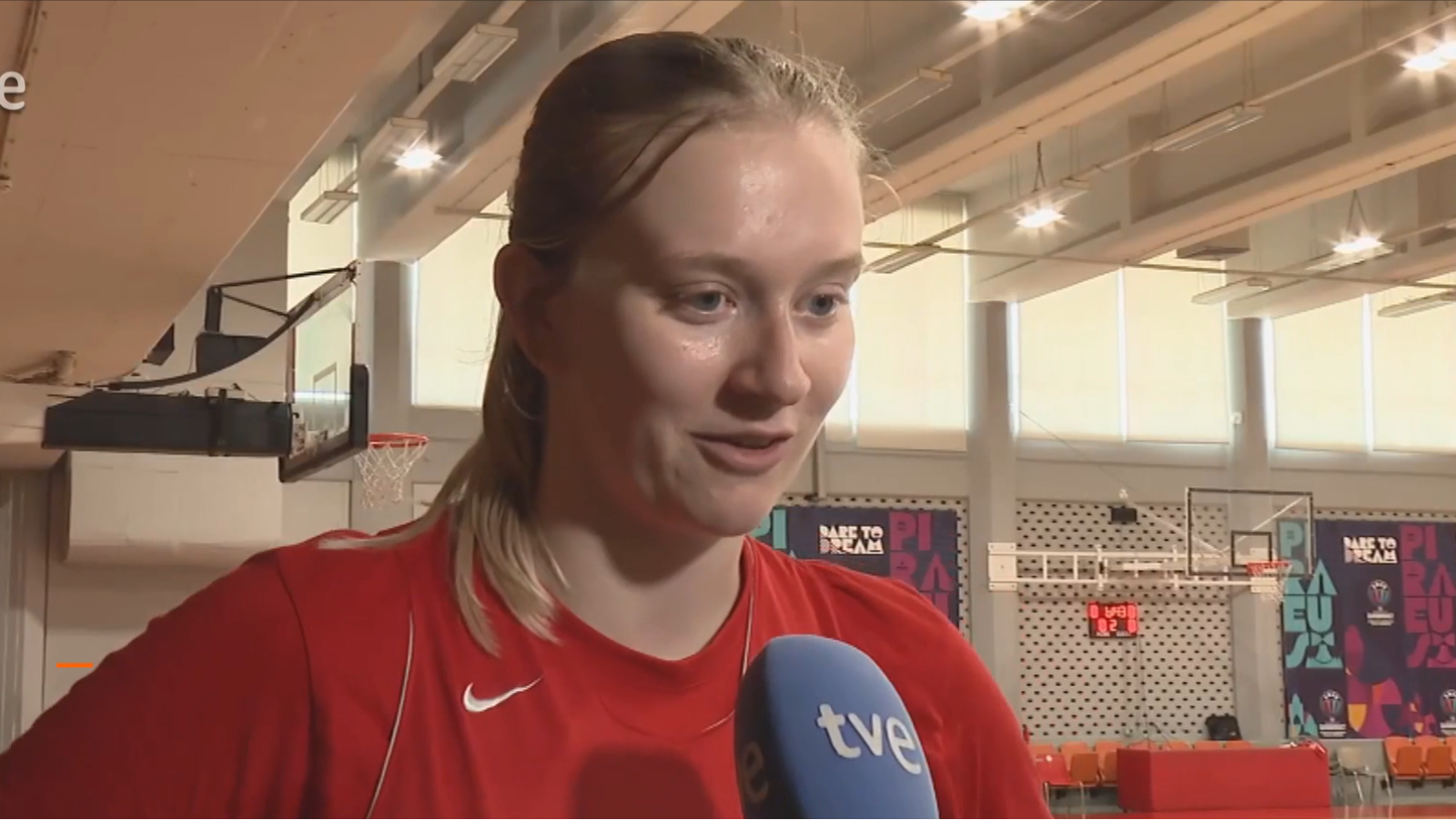 Entrevista RTVE Julia Reisingerova, jugadora República Checa - Baloncesto en RTVE | Ver