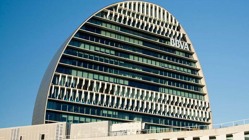 Algunos expertos aseguran que el BBVA podría seguir adelante con la opa sobre el Sabadell