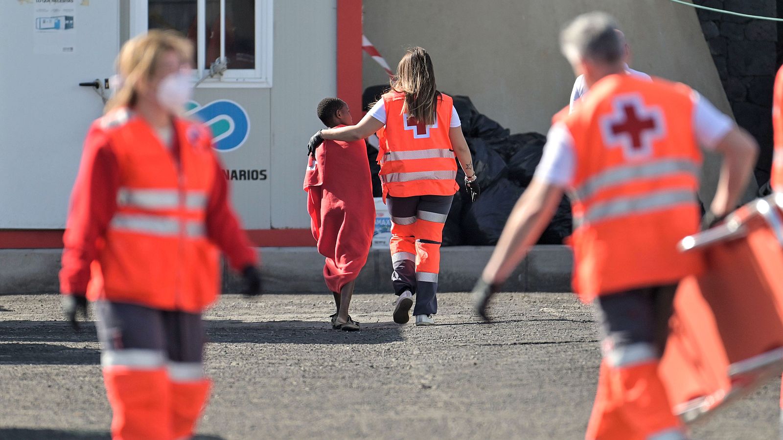 Acuerdo en Canarias para la atención de menores solicitantes de asilo - La tarde en 24h | Ver