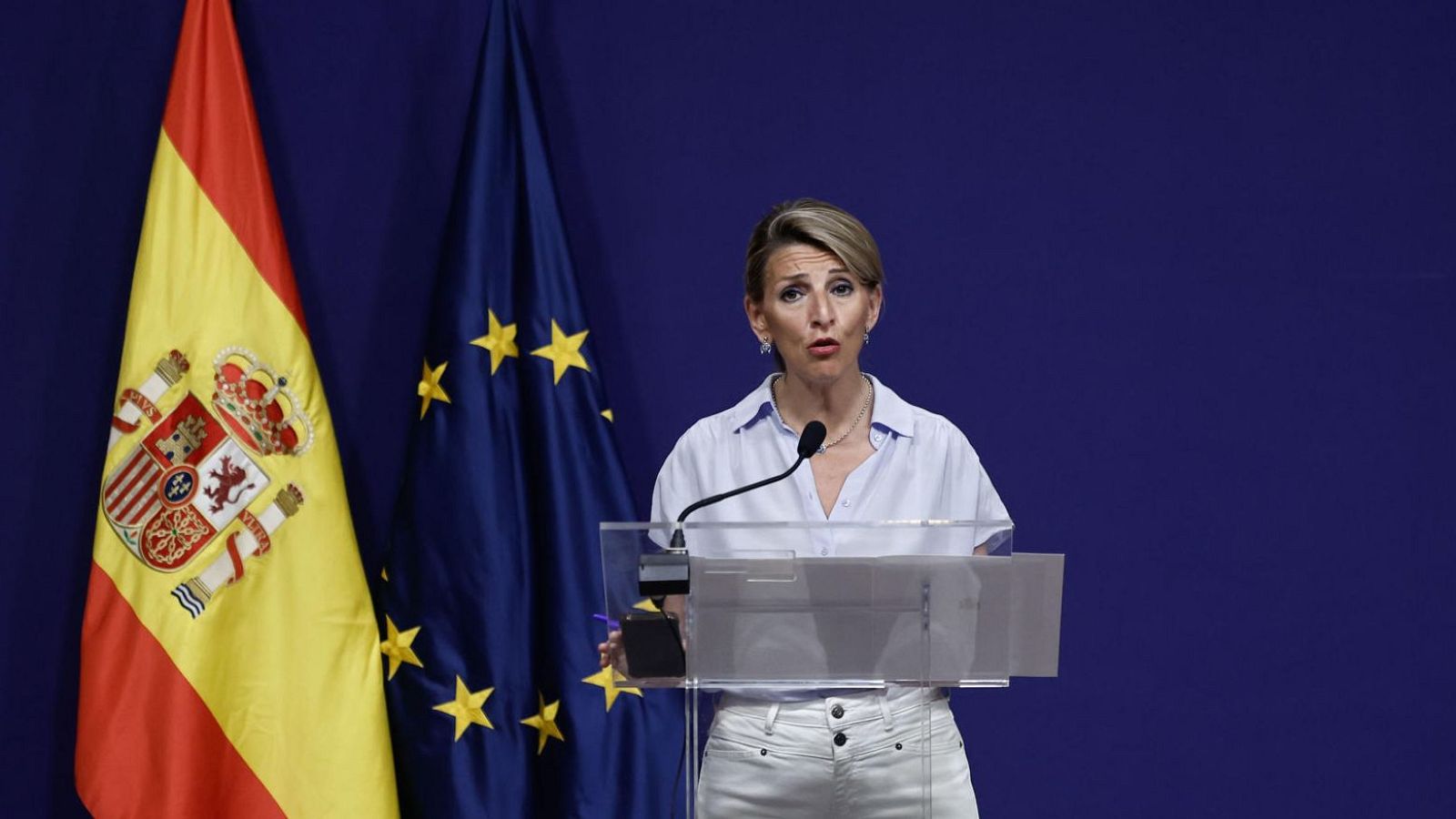 PP y Podemos cargan contra un Sánchez arropado por sus socios - Telediario 2 | Ver