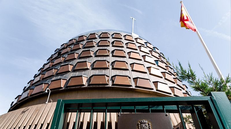 PP y Vox cargan contra el Constitucional por avalar la ley de amnistía - Telediario 1 | Ver