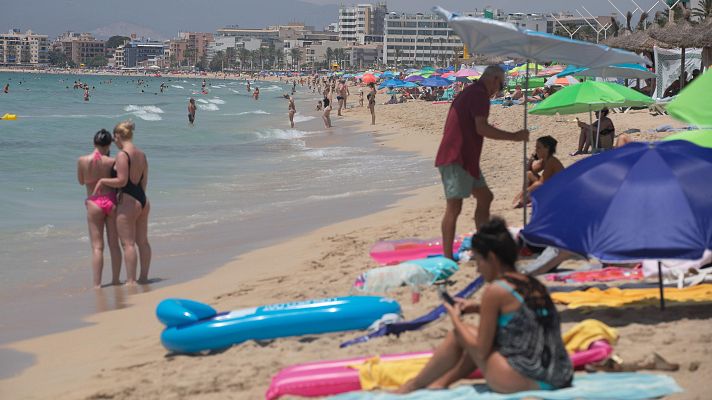 Telediario 2 - ¿Hacer planes o relajarse en verano? La eterna duda de las vacaciones de verano