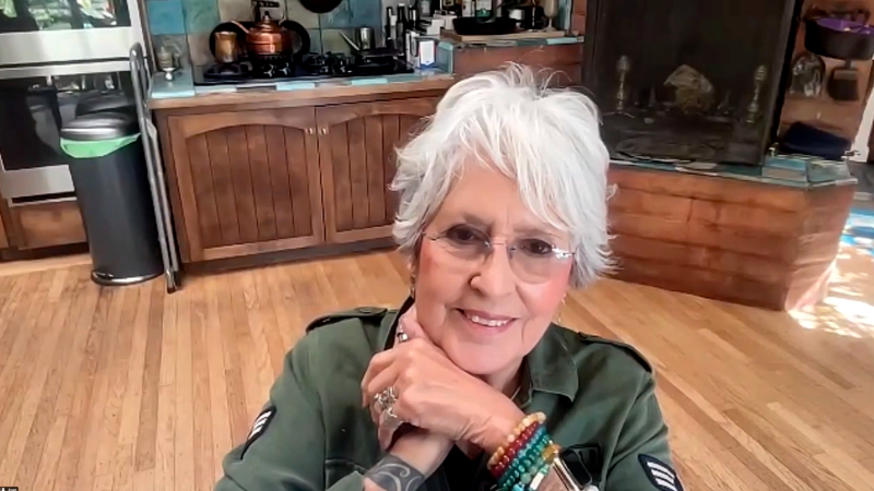 La poesía de Joan Baez, reunida en un libro - Página Dos - Página Dos | Ver