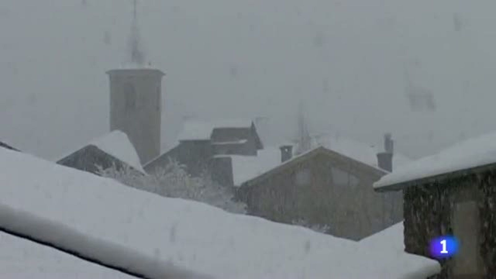 Les intenses nevades obliguen a suspendre  classes a municipis del Pirineu de Lleida