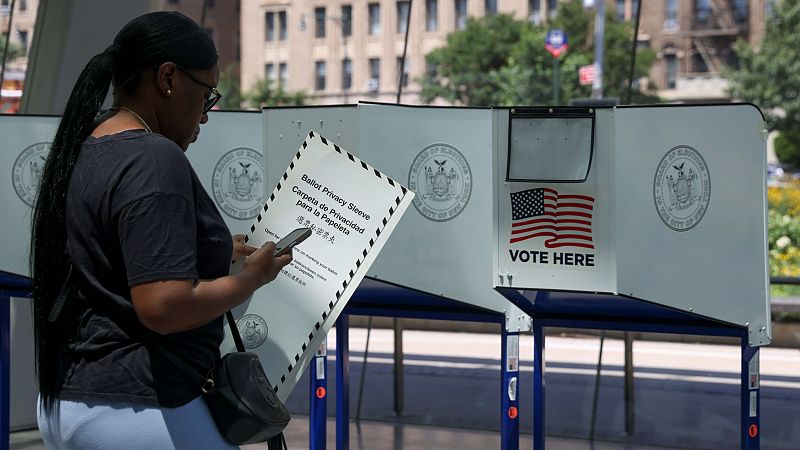 Kevin Casas Zamora: "La situación de la democracia no es halagüeña" - Informativo 24h | Ver