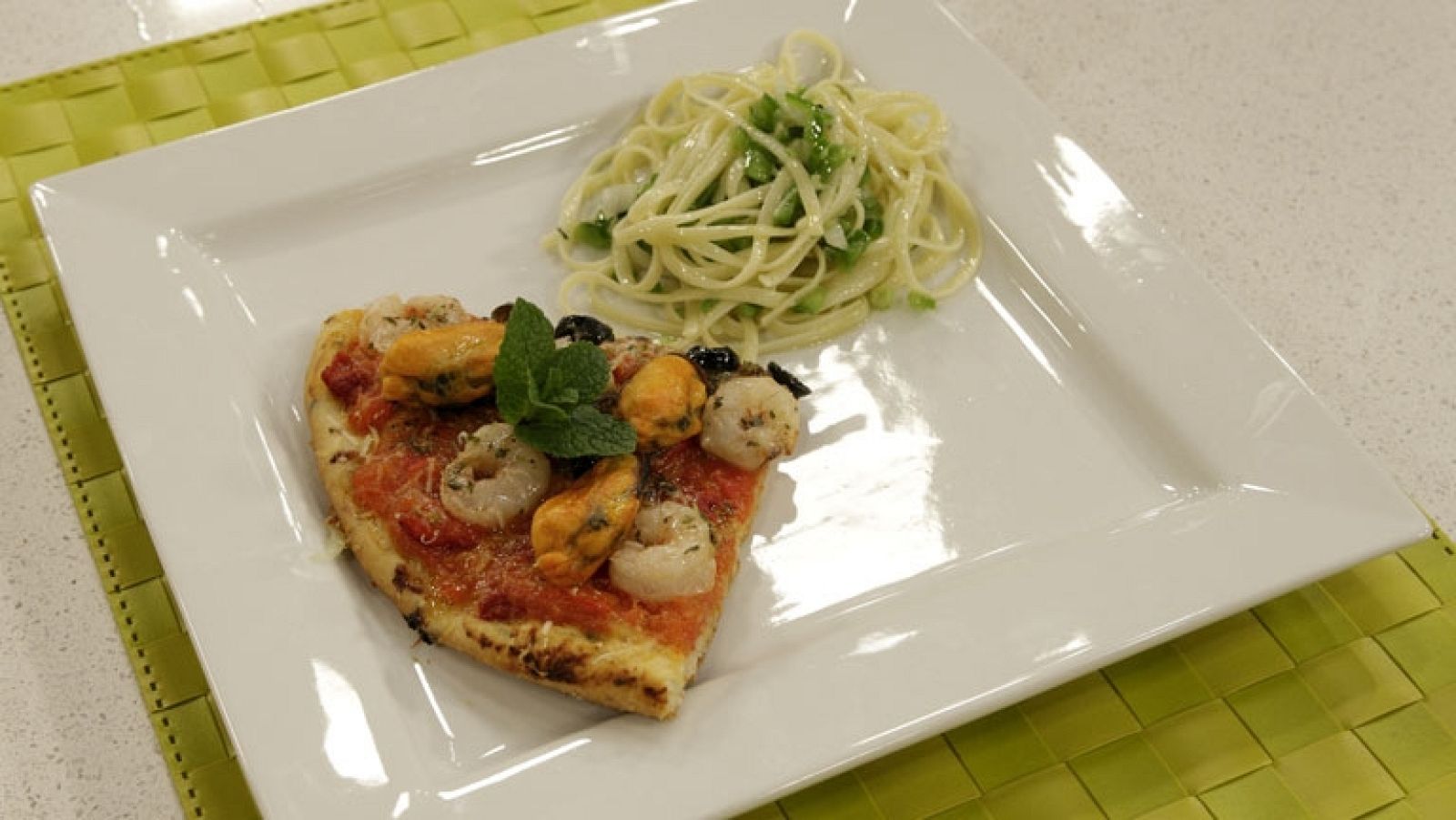 Saber Cocinar - Pizza de mejillones y tallarines a la vinagreta