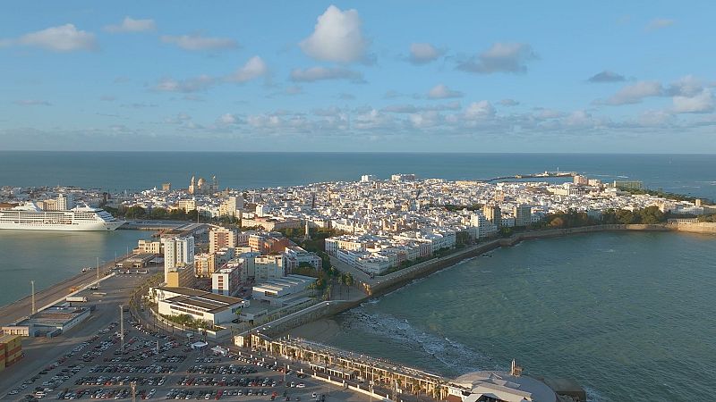 De tapas por España - Cádiz, fenicia, atlántica y liberal | Ver