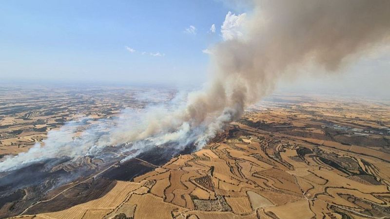 Un incendio en La Segarra, Lleida, confina a 15.000 vecinos
