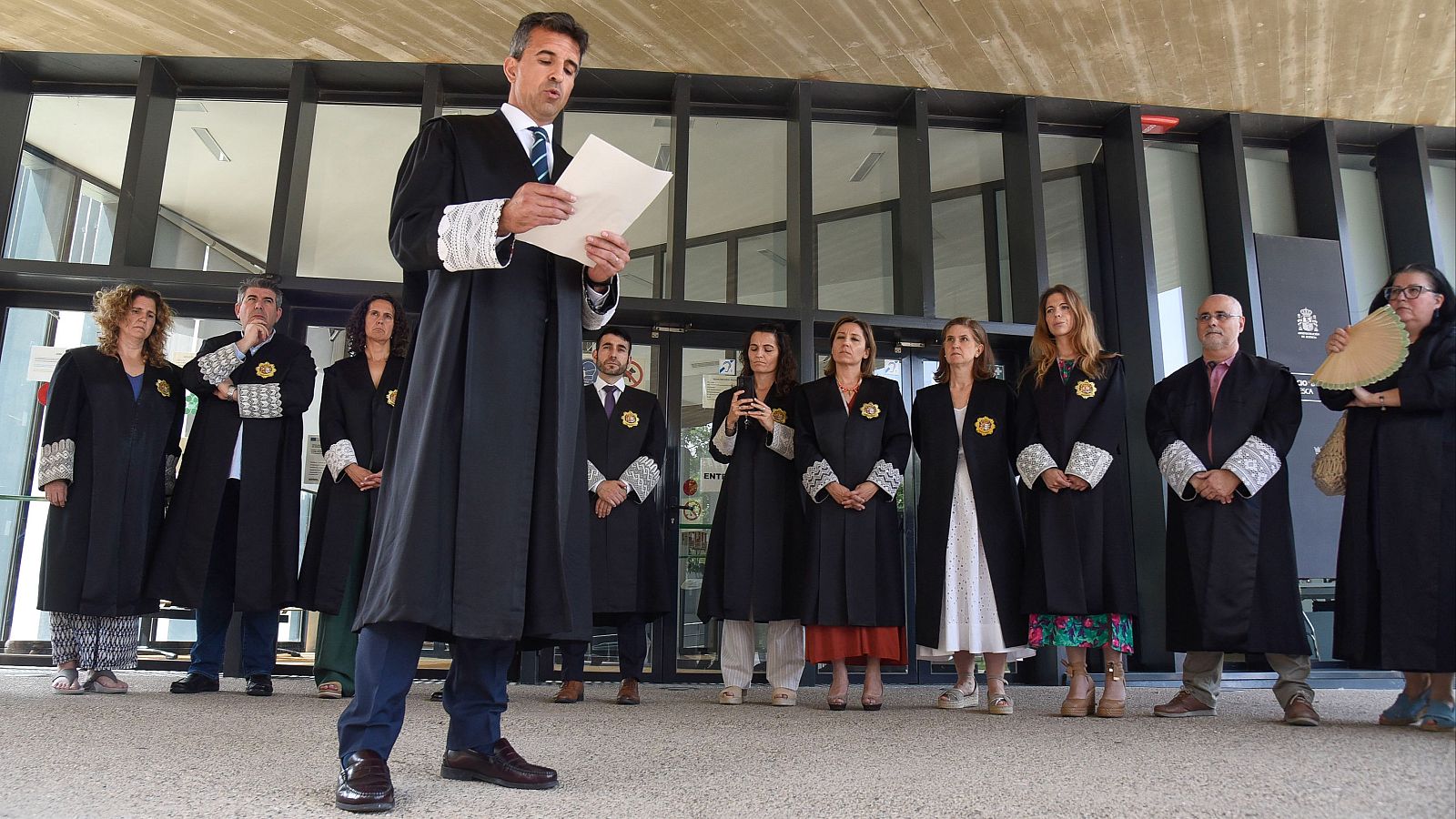 Comienza la huelga de jueces y fiscales contra las reformas del Gobierno | Ver