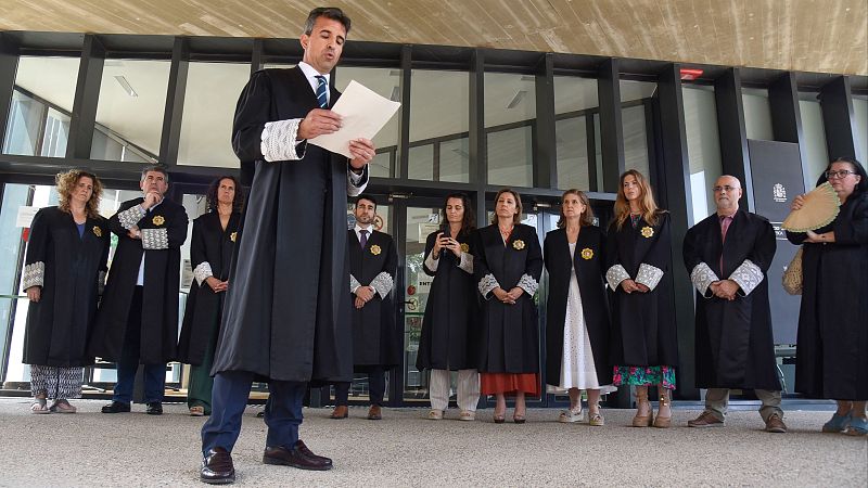 Comienza la huelga de jueces y fiscales contra las reformas del Gobierno | Ver