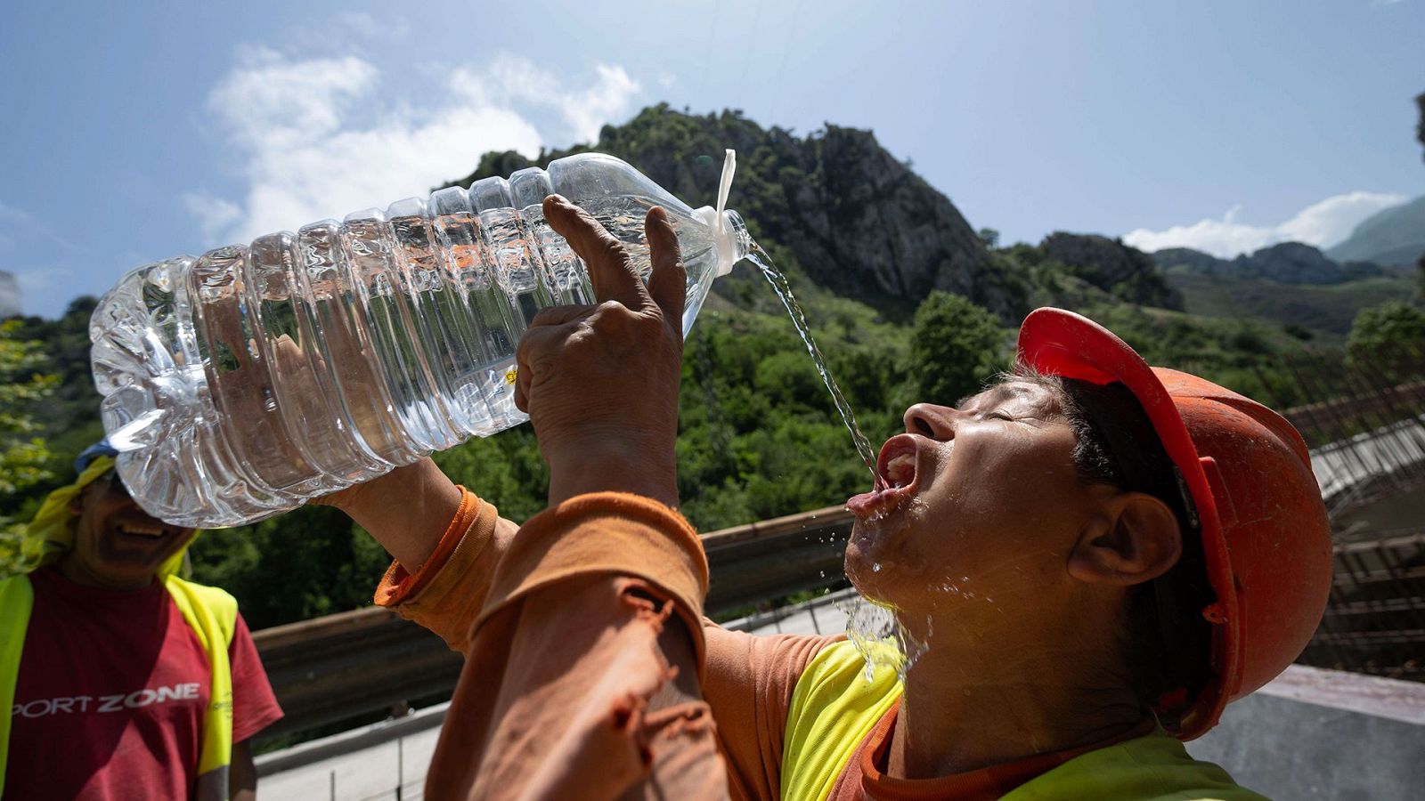 Telediario - 21 horas - 01/07/25 - Telediario 2 | Ver