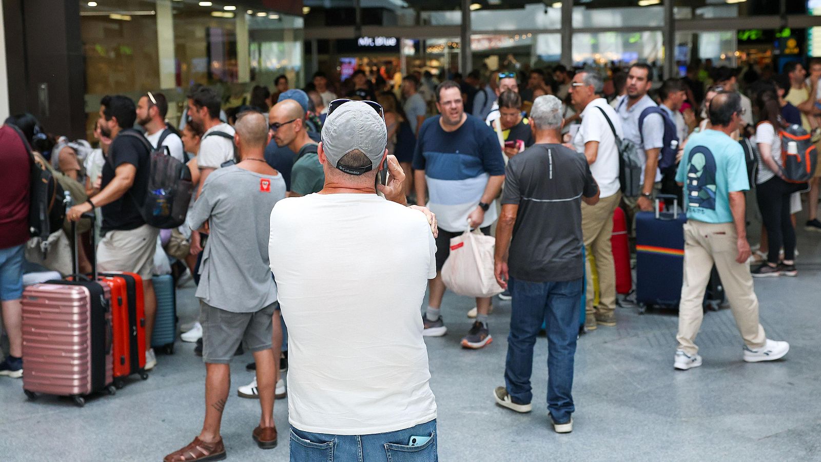 La rotura de una catenaria en la línea al sur de Madrid provoca críticas | Ver