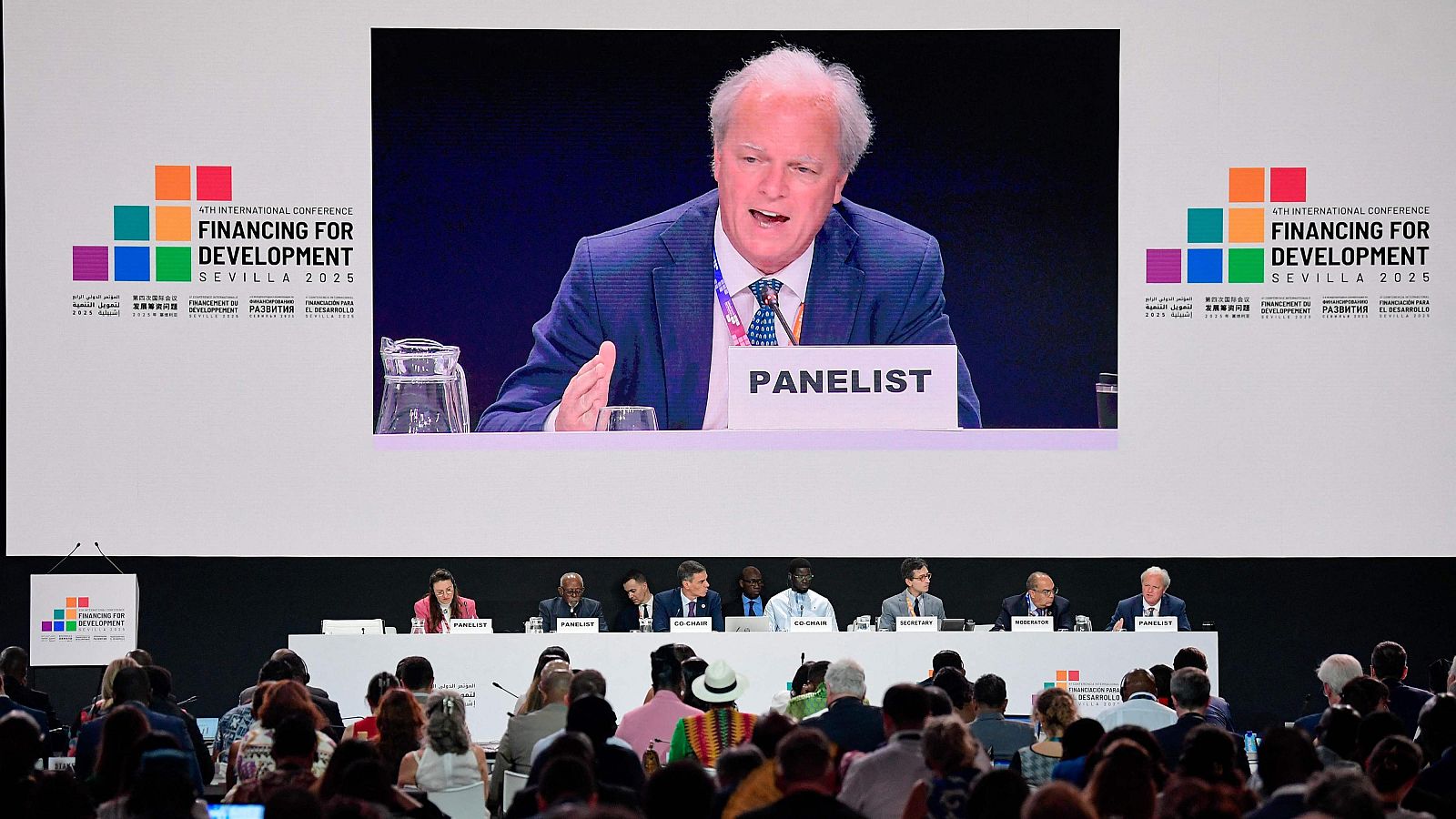 Los recortes en ayuda al desarrollo ahondan la crisis global | Ver