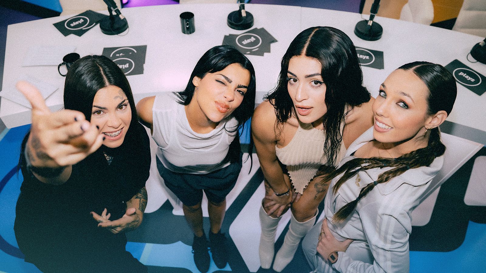 MP4: Mesa para 4 - Con Villano Antillano y La Cendejas | Ver en Playz - MP4: Mesa para 4 | Ver