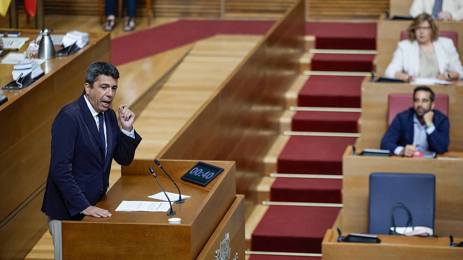 Cruce de acusaciones en la última sesión de control a Carlos Mazón | Ver