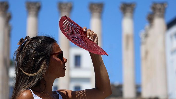 Telediario Matinal - Avisos por calor y tormentas este viernes, aunque con descenso térmico y menor inestabilidad el fin de semana