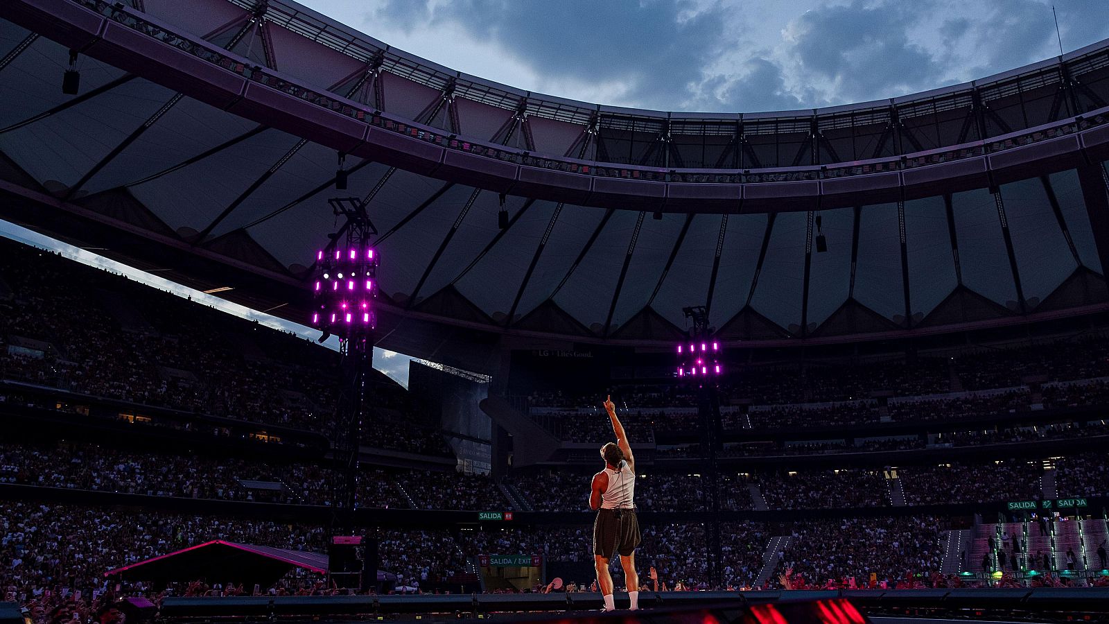 Nueva polémica en el Metropolitano: unos se quejan por el ruido y otros, se lucran ilegalmente - Mañaneros 360 | Ver