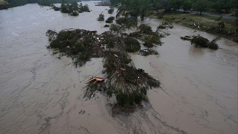 Unas inundaciones repentinas dejan varios muertos en Texas