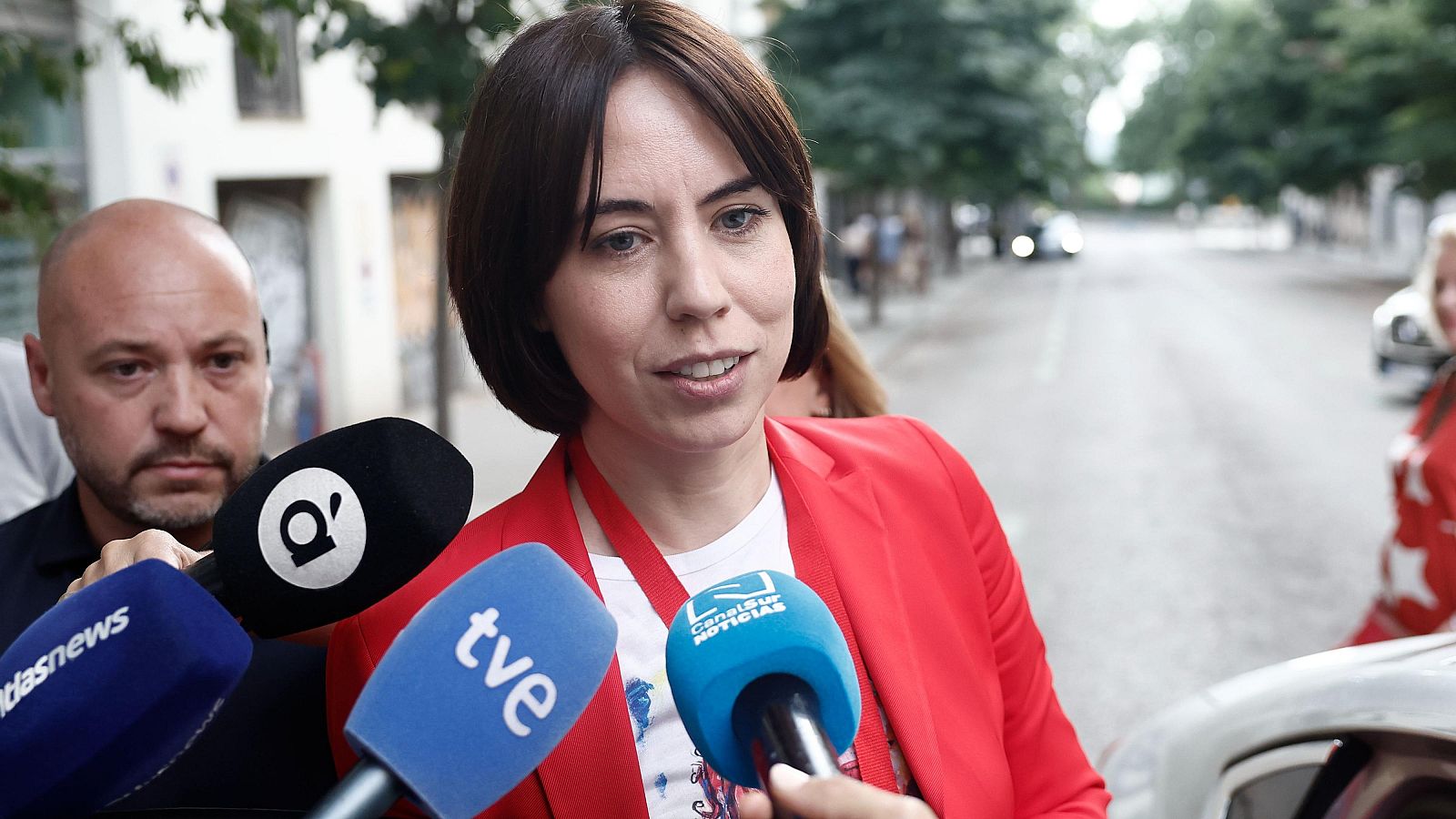 El PSOE cierra filas en torno a Sánchez y las críticas de Page - Fin de semana 24h | Ver