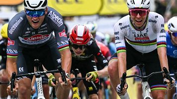 Van der Poel gana a Pogacar y a Vingegaard en Boulogne Sur Mer para vestirse de amarillo