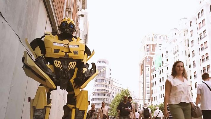 Telediario Fin de Semana - Un día con Sergio, estatua viviente en el centro de Madrid
