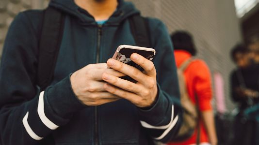 Los retos virales, un peligro que acecha a los adolescentes en redes sociales
