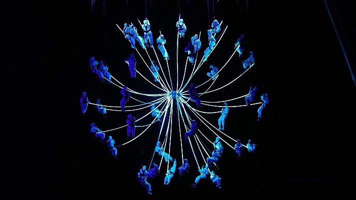 Telediario 2 - La Fura dels Baus inaugura los Veranos de la Villa quemando una falla de siete metros