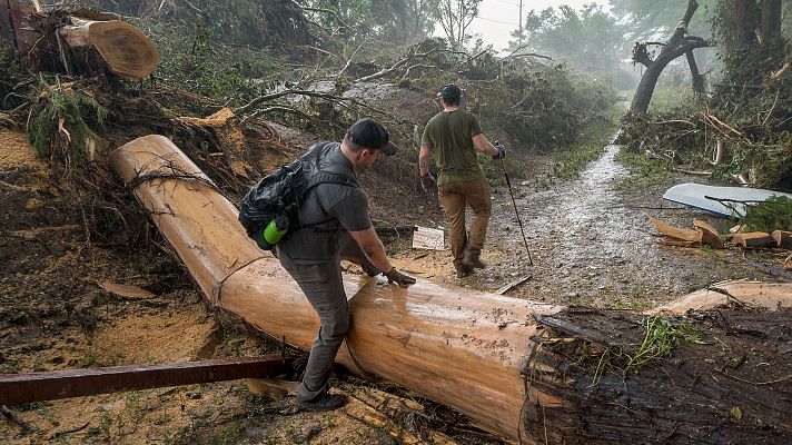 Telediario Matinal - Las inundaciones en Texas dejan más de 100 muertos y decenas de desaparecidos