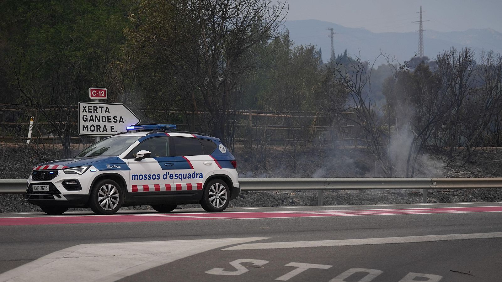 El incendio de Paüls obliga a confinar a casi 20.000 vecinos - Telediario 1 | Ver