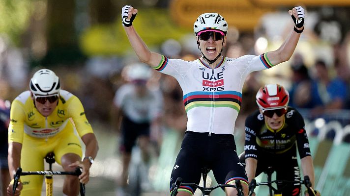 Pogacar demuestra su canibalismo al imponerse al resto de favoritos en el sprint de Rouen