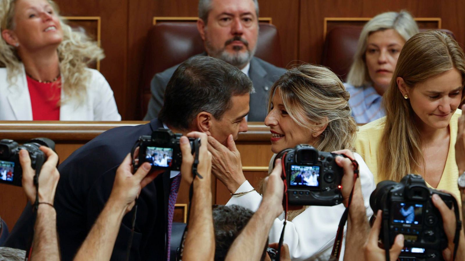 Díaz se emociona con las palabras de "recuerdo" de Sánchez a su padre - Informativo 24h | Ver